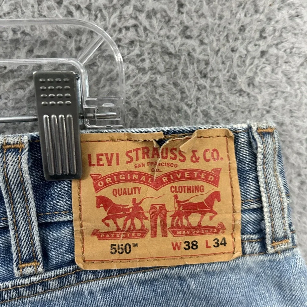 Levis Jeans Mens 38x34 Blue Denim 550 Relaxed Fit American Work Wear Light Wash